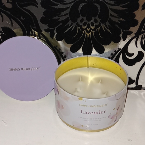 Lavender 4 Wick Soy Candle - Picture 3 of 3